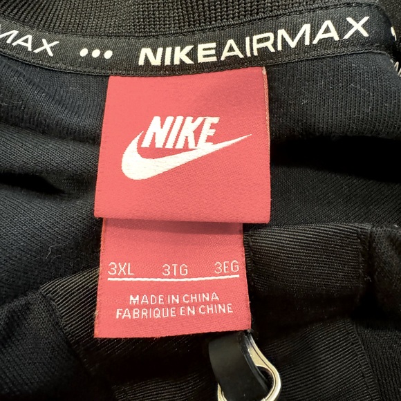 Men’s Black Nike Airmax jacket size 3XL; great condition - Picture 3 of 3